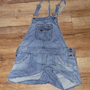 No boundaries  size 15